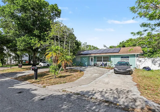 2nd image of 415 Oakmount Rd, Clearwater, FL 33765 | MLS# TB8518965