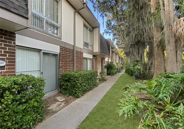 Homes for sale in Gainesville, FL | 1700 Sw 16Th Ct #P6, Gainesville, FL 32608 | MLS# GC541172
