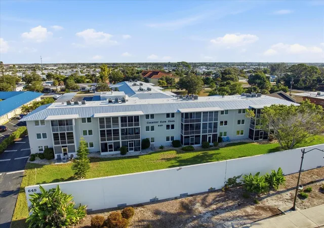 Photo 1 of Condo for sale at 649 Tamiami Trl S #306, Venice, FL 34285 | MLS# N6144708 | Listing updated on 2026-08-29