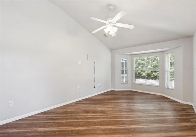 Photo 4 of Sale Pending at 4450 Abaco Dr, Tavares, FL 32778 | MLS# G5113722 | Listing updated on 2026-09-05