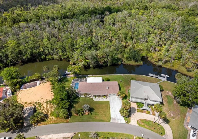 3rd image of 2160 N Watersedge Dr, Crystal River, FL 34429 | MLS# OM726610