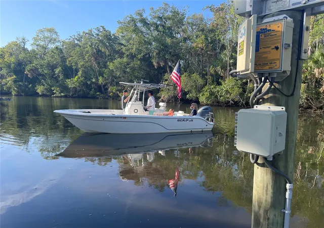 Photo 3 of Single family home for sale at 2160 N Watersedge Dr, Crystal River, FL 34429 | MLS# OM726610 | Listing updated on 2026-09-18