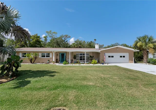 5th image of 2160 N Watersedge Dr, Crystal River, FL 34429 | MLS# OM726610