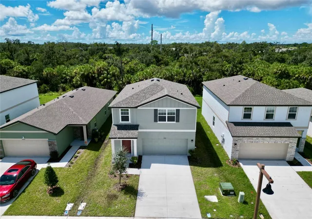 Photo 3 of Single family home for sale at 10510 Curving Crk Loop, Parrish, FL 34219 | MLS# TB8519004 | Listing updated on 2026-09-04
