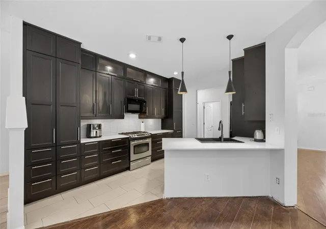 Photo 3 of Single family home for sale at 11901 Northumberland Dr, Tampa, FL 33626 | MLS# TB8519005 | Listing updated on 2026-10-25