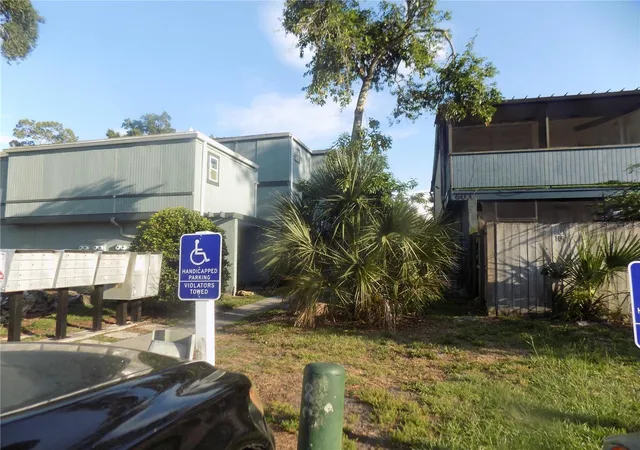 2nd image of 613 Sw 75 St #101, Gainesville, FL 32607 | MLS# GC541175