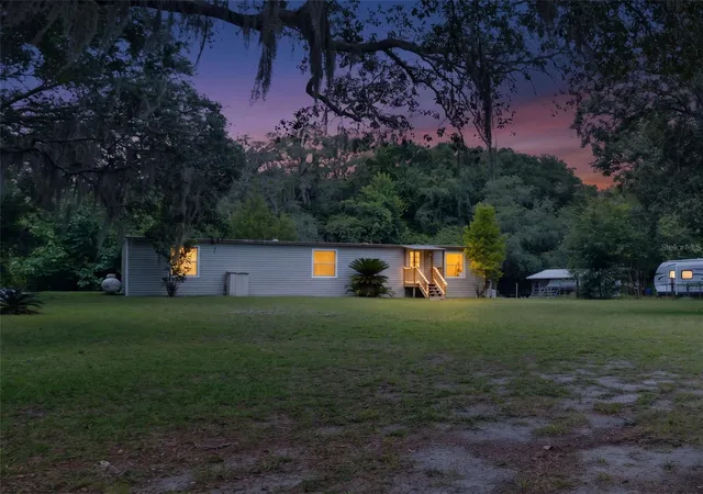 Photo 4 of Manufactured home for sale at 17416 NW 89th Terrace, Fanning Springs, FL 32693 | MLS# GC541176 | Listing updated on 2026-10-07
