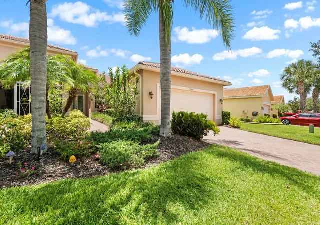 Photo 2 of Single family home for sale at 15665 Aurora Lake Cir, Wimauma, FL 33598 | MLS# TB8519035 | Listing updated on 2026-10-08