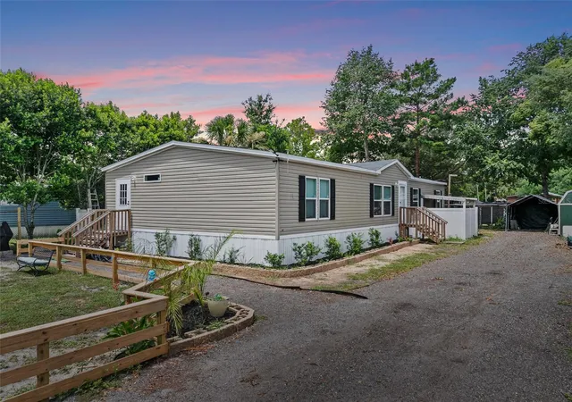 1st image of 42215 Beech Ave, Deland, FL 32720 | MLS# G5113730