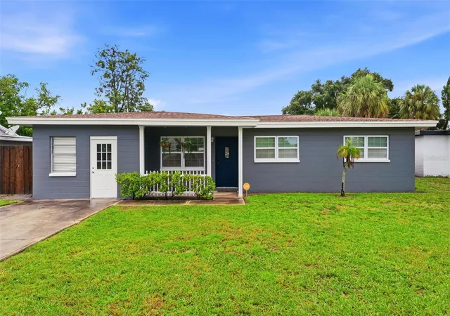 Photo 1 of Single family home for sale at 8685 Magnolia Dr, Seminole, FL 33777 | MLS# TB8519059 | Listing updated on 2026-09-14