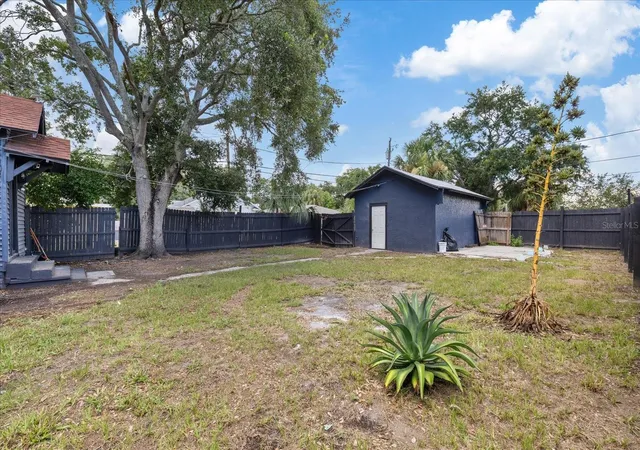 3rd image of 1618 12Th St S, St Petersburg, FL 33705 | MLS# W7886720
