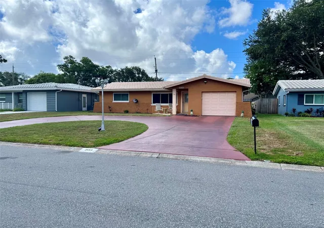 Photo 1 of Single family home for sale at 2133 Indigo Dr, Clearwater, FL 33763 | MLS# TB8519060 | Listing updated on 2026-08-30