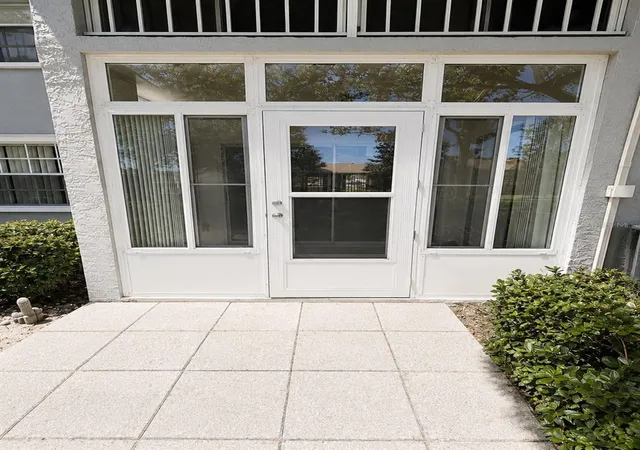 3rd image of 1420 Oak Hl Dr, Dunedin, FL 34698