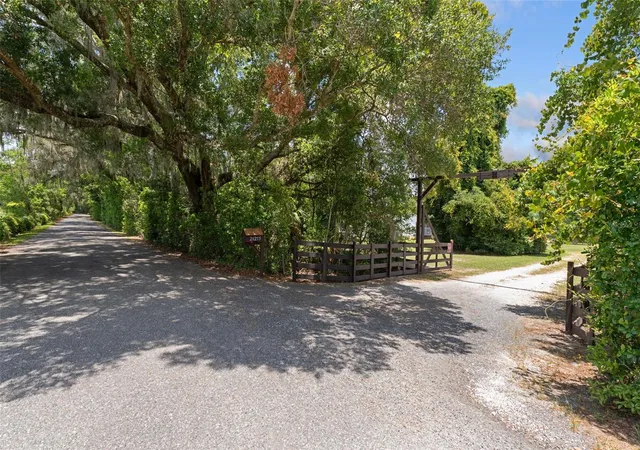 Photo 3 of Manufactured home for sale at 26255 Lambeth Rd, Brooksville, FL 34601 | MLS# A4697024 | Listing updated on 2026-08-25