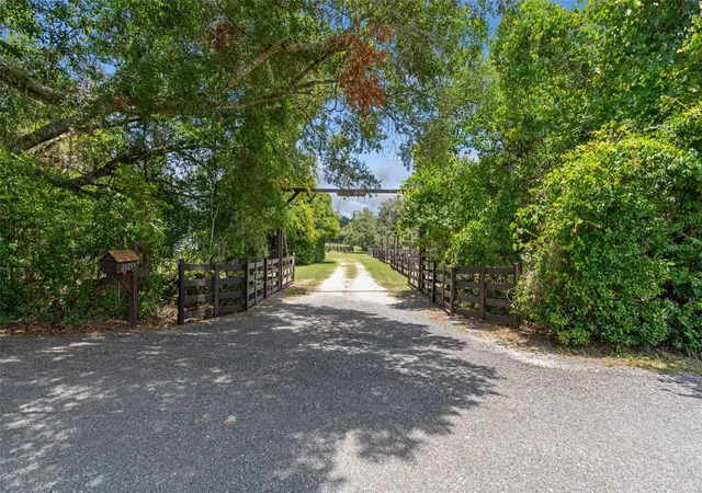 Photo 3 of Manufactured home for sale at 26255 Lambeth Rd, Brooksville, FL 34601 | MLS# A4697024 | Listing updated on 2026-08-25