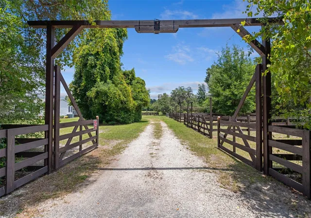 Photo 4 of Manufactured home for sale at 26255 Lambeth Rd, Brooksville, FL 34601 | MLS# A4697024 | Listing updated on 2026-08-25