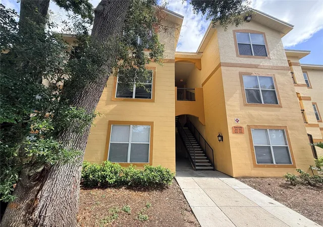 Photo 1 of Condo for sale at 5618 Pinnacle Hts Cir #305, Tampa, FL 33624 | MLS# TB8519115 | Listing updated on 2026-06-16
