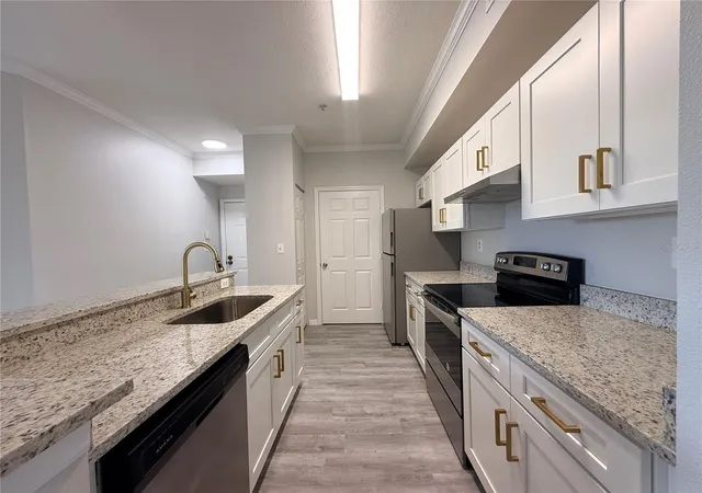 Photo 3 of Condo for sale at 5618 Pinnacle Hts Cir #305, Tampa, FL 33624 | MLS# TB8519115 | Listing updated on 2026-06-16