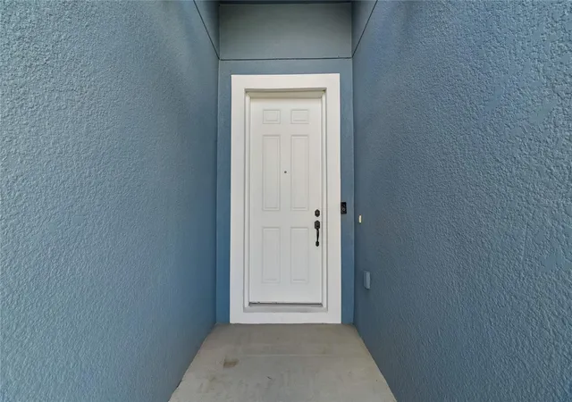 Photo 3 of Single family home for sale at 943 Old Windsor Way, Spring Hill, FL 34609 | MLS# TB8519128 | Listing updated on 2026-10-04