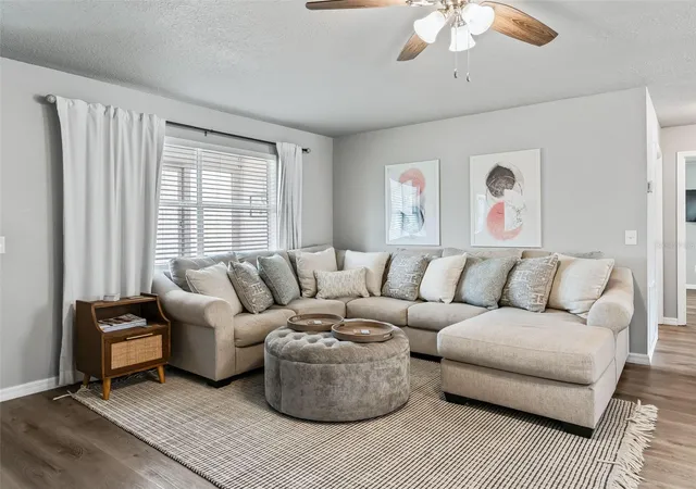 Photo 4 of Single family home for sale at 321 San Marino Dr, Lady Lake, FL 32159 | MLS# G5113749 | Listing updated on 2026-09-01
