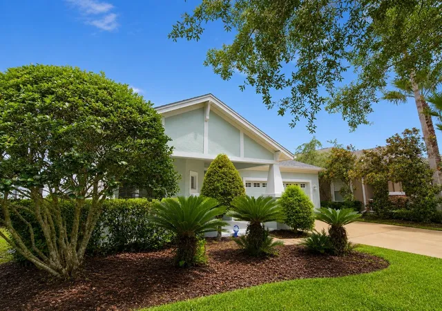 Photo 3 of Sale Pending at 8119 Hampton Lake Dr, Tampa, FL 33647 | MLS# TB8519142 | Listing updated on 2026-09-01