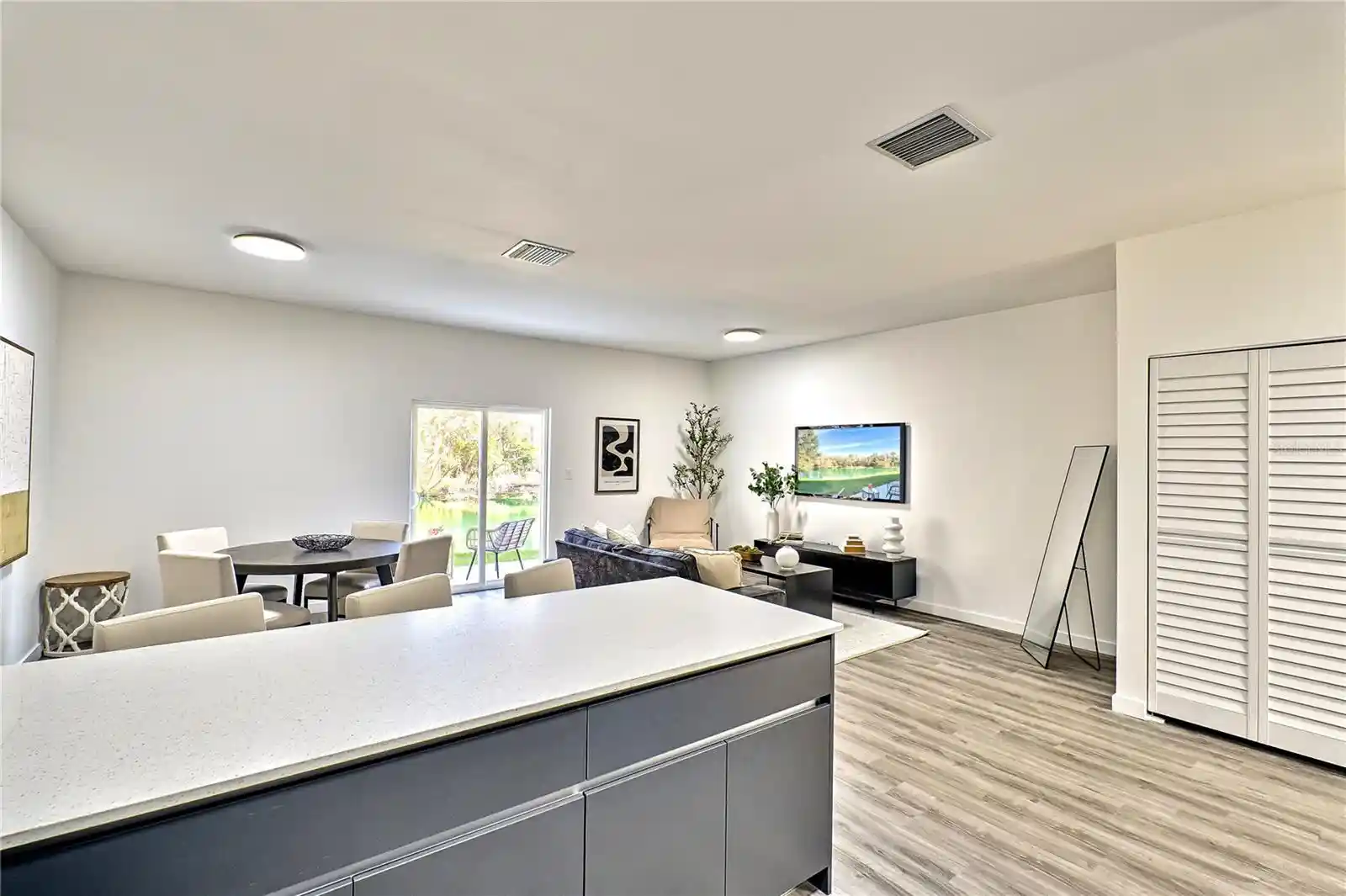Listing Photo 2 - Condo for sale in 1591 Nw 29Th Rd located at 1591 Nw 29Th Rd, GAINESVILLE, FL 32605 - Unit 1591 NW 29th Road