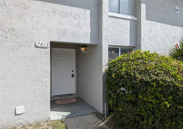 Photo 4 of Condo for sale at 5613 Blue Shadows Ct #60-2, Orlando, FL 32811 | MLS# O6416784 | Listing updated on 2026-09-03