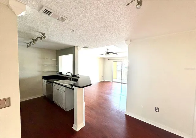5th image of 18001 Richmond Pl Dr #533, Tampa, FL 33647 | MLS# TB8519162