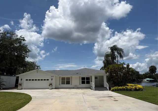 4th image of 1645 Spring Garden Dr, Astor, FL 32102 | MLS# R4911451