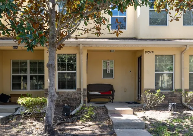 Photo 3 of Townhouse for sale at 10928 Keys Gate Dr, Riverview, FL 33579 | MLS# TB8519186 | Listing updated on 2026-06-20