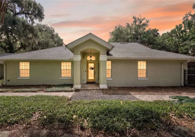 Photo 2 of Single family home for sale at 16720 Beauclaire Ct, Tavares, FL 32778 | MLS# G5113762 | Listing updated on 2026-09-15