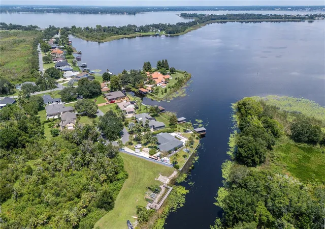 Homes for sale in Tavares, FL | 16720 Beauclaire Ct, Tavares, FL 32778 | MLS# G5113762
