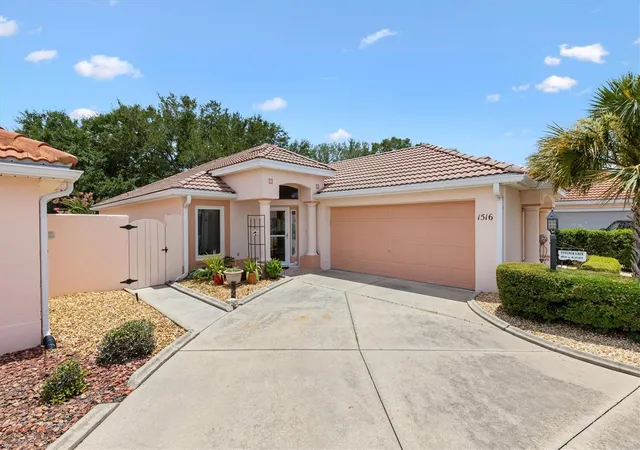 1st image of 1516 Martinez Dr, Lady Lake, FL 32159 | MLS# G5113765