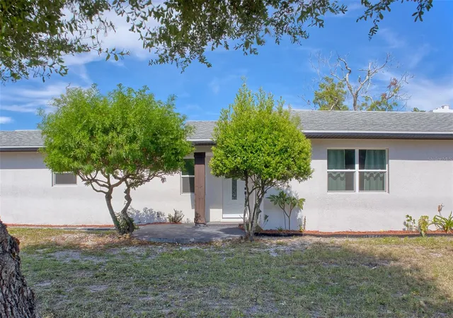 Photo 4 of Single family home for sale at 1301 Woodbine St, Clearwater, FL 33755 | MLS# TB8519188 | Listing updated on 2026-09-13