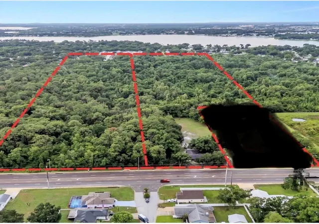Photo 4 of Single family home for sale at 330 Marcum Rd, Lakeland, FL 33809 | MLS# L4962742 | Listing updated on 2026-09-22