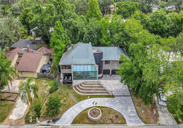 Photo 3 of Single family home for sale at 312 S Riverhills Dr, Temple Terrace, FL 33617 | MLS# TB8519211 | Listing updated on 2026-10-23