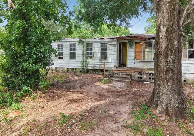 Homes for sale in Zephyrhills, FL | 8608 Hamster Dr, Zephyrhills, FL 33540 | MLS# TB8519212