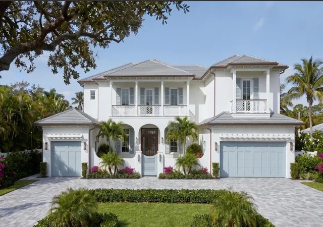 Photo 1 of Single family home for sale at 1387 Harbor Dr, Sarasota, FL 34239 | MLS# A4697052 | Listing updated on 2026-07-29
