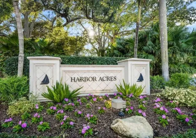 Photo 3 of Single family home for sale at 1387 Harbor Dr, Sarasota, FL 34239 | MLS# A4697052 | Listing updated on 2026-07-29