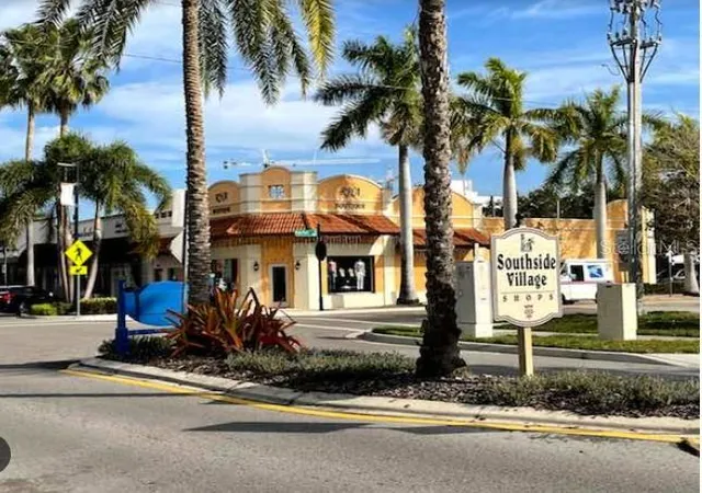 Photo 8 of Single family home for sale at 1387 Harbor Dr, SARASOTA, FL 34239 | MLS# A4697052 | Listing updated on 2026-07-29