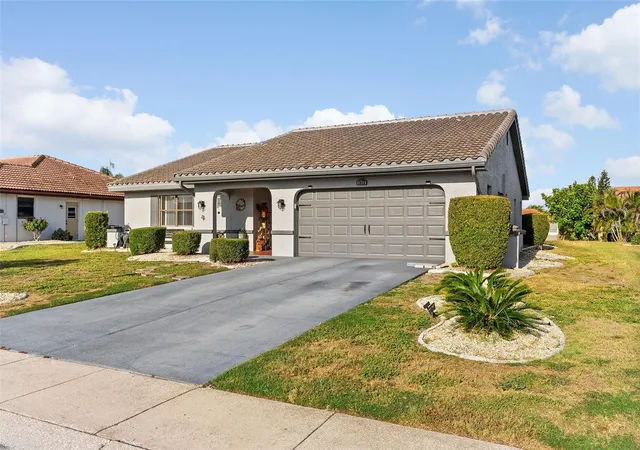 2nd image of 1816 Granville Ln, Sun City Center, FL 33573 | MLS# TB8519222