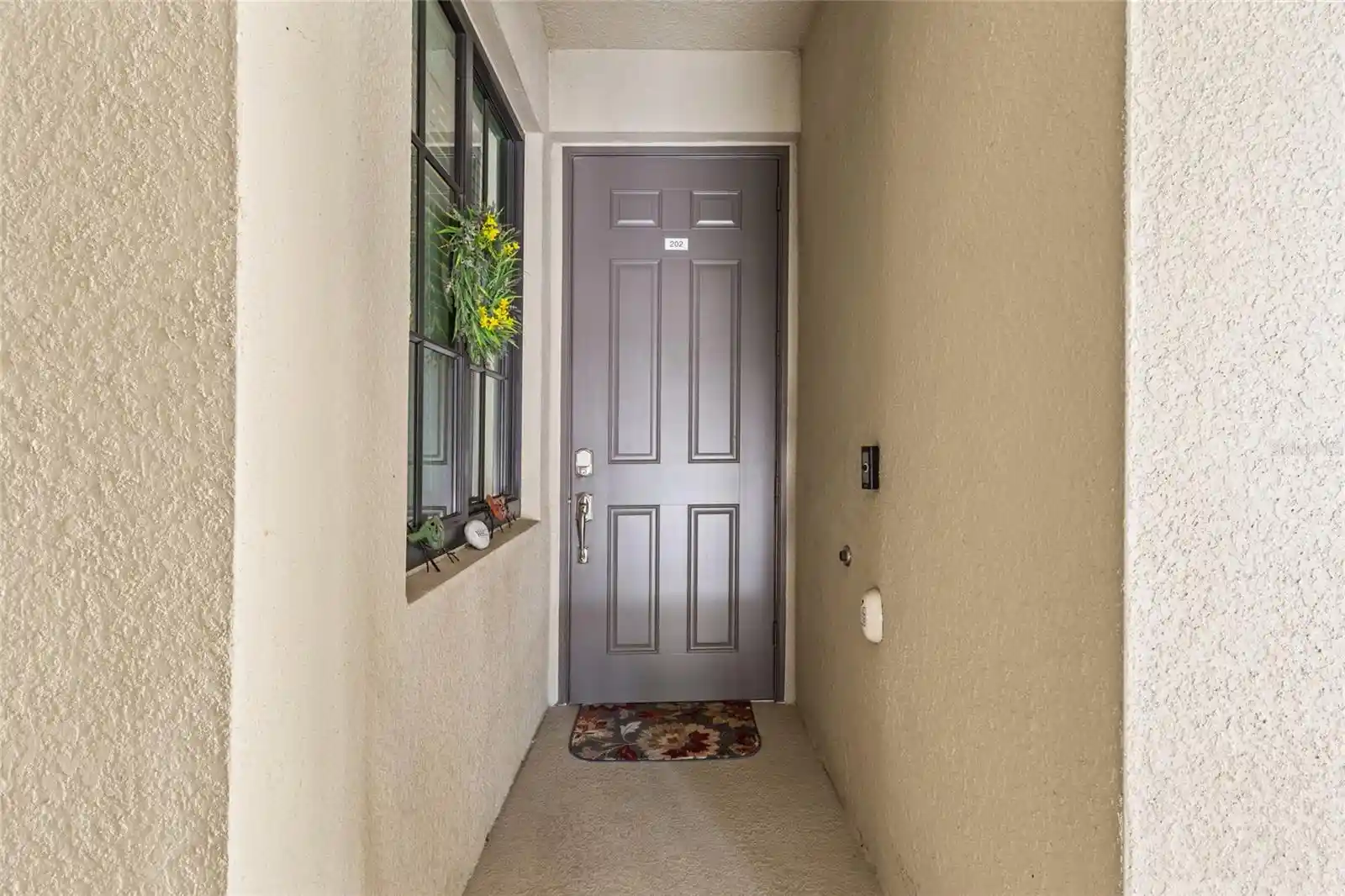 Listing Photo 2 - Condo for sale in 17626 Gawthrop Dr located at 17626 Gawthrop Dr, Bradenton, FL 34211 - Unit #202