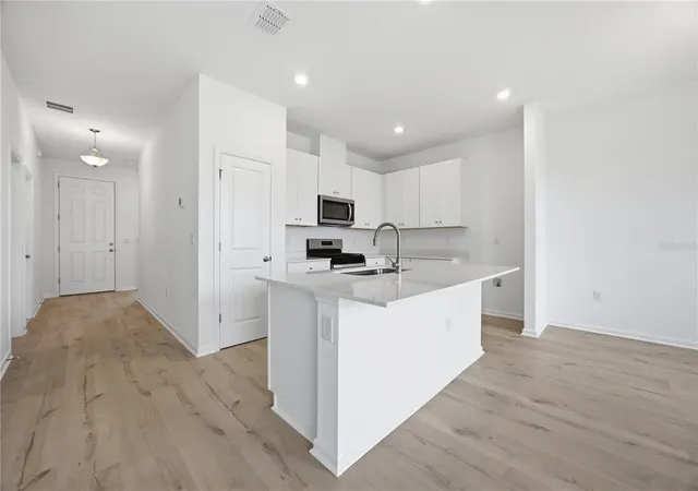 3rd image of 6205 Sanders Grove Cir, Okahumpka, FL 34762 | MLS# G5113773