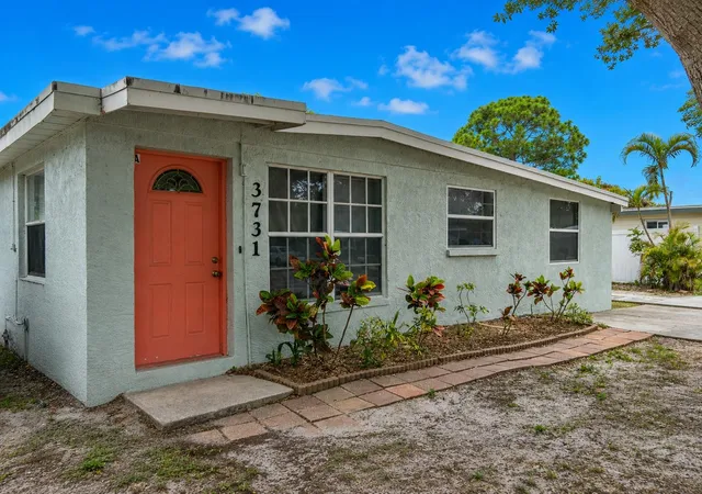 Photo 3 of Multi family home for sale at 3731 Papai Dr, Sarasota, FL 34232 | MLS# A4697057 | Listing updated on 2026-08-12