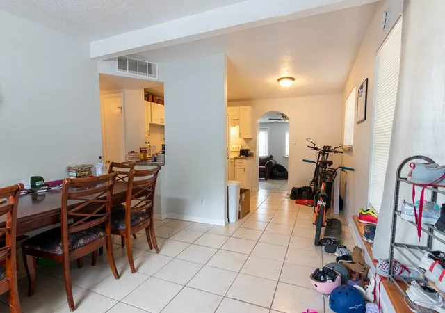 Listing Photo 5 - Condo for sale in building located at 3731 Papai Dr, SARASOTA, FL 34232