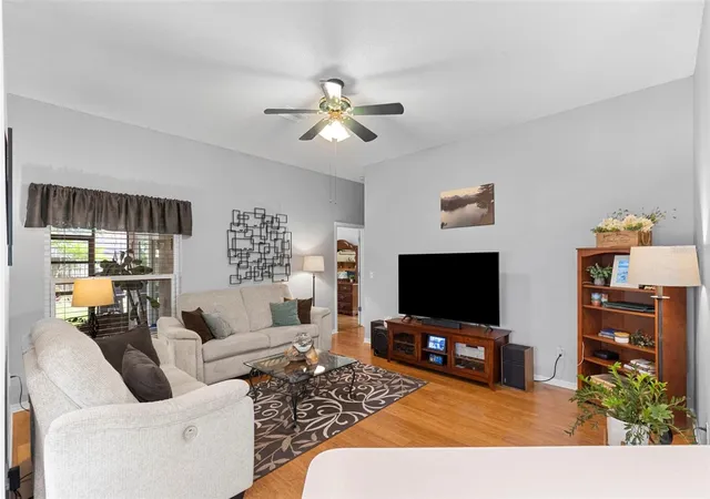Photo 3 of Single family home for sale at 1552 Scotch Pine Dr, Brandon, FL 33511 | MLS# TB8519238 | Listing updated on 2026-10-07