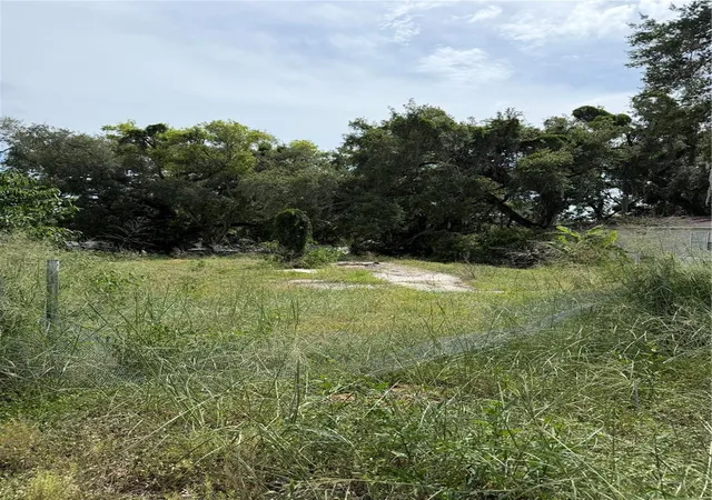 1st image of 2211 Hialeah Ave, Leesburg, FL 34748 | MLS# O6416855
