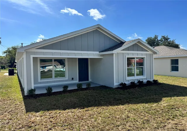 Photo 3 of Single family home for sale at 6024 12th Street, Zephyrhills, FL 33542 | MLS# TB8519261 | Listing updated on 2026-09-05