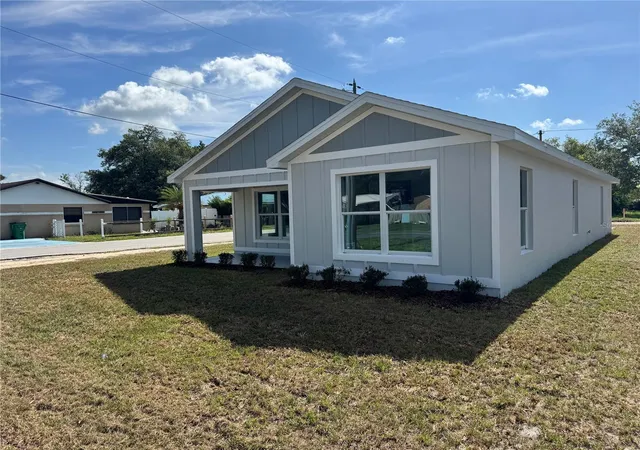 Photo 4 of Single family home for sale at 6024 12th Street, Zephyrhills, FL 33542 | MLS# TB8519261 | Listing updated on 2026-09-05