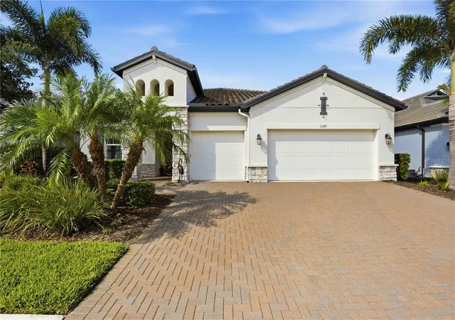 Photo 1 of Single family home for sale at 11329 Montserrat Dr, Venice, FL 34293 | MLS# A4697065 | Listing updated on 2026-09-15